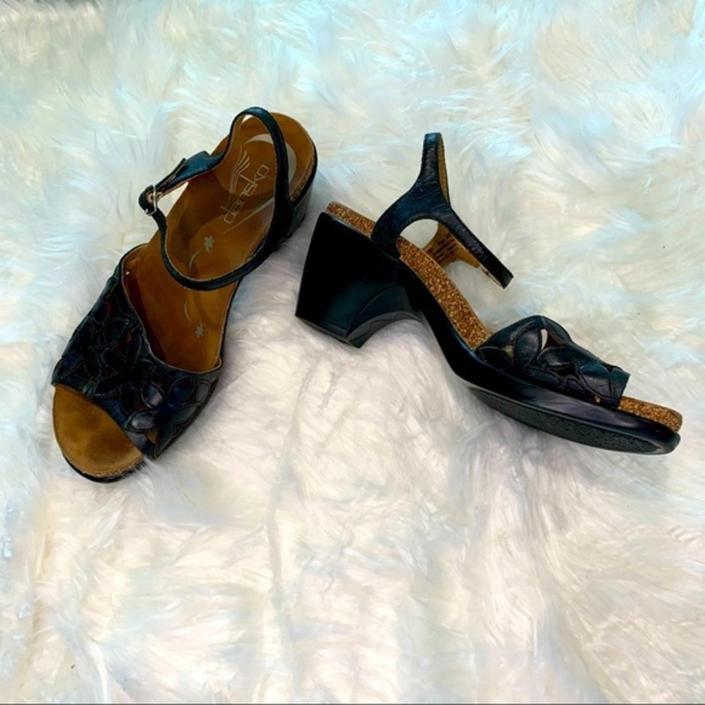 Dansko flower heels leather black size 38 or 7.5/8‎